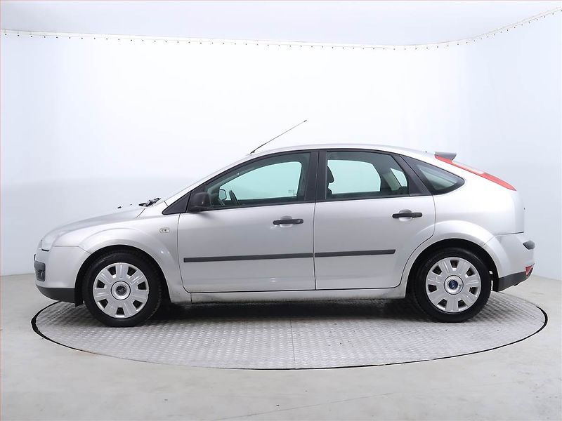 Ford Focus (2005) 1.6 TDCi, nová STK, Klima - fotka 3 z 15