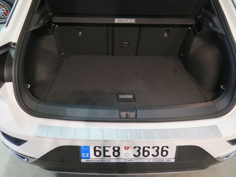 Volkswagen T-Roc (2020) 1.5TSI,klima,výhřev,2xkola - fotka 24 z 30