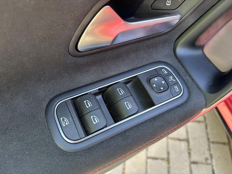 Mercedes-Benz Třídy A A 35 AMG 4Matic - fotka 25 z 31