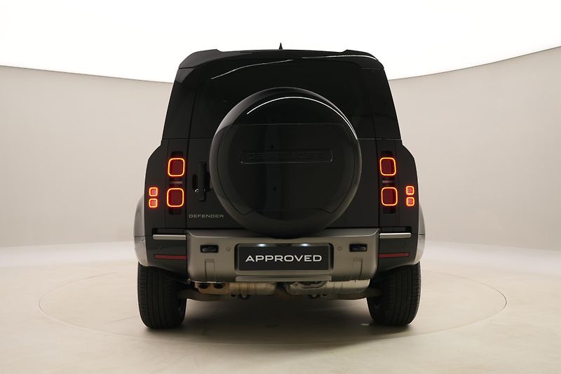 Land Rover Defender 110 D300 X-DYNAMIC SE AWD CZ - fotka 11 z 52