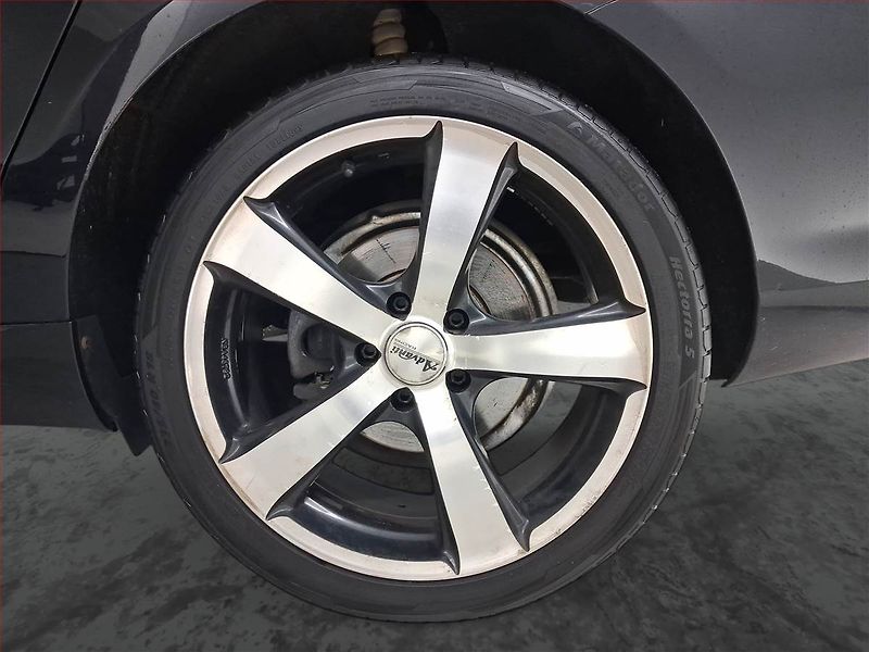 Volkswagen Passat (2012) Comfortline 2.0 TDI, Automat - fotka 15 z 18