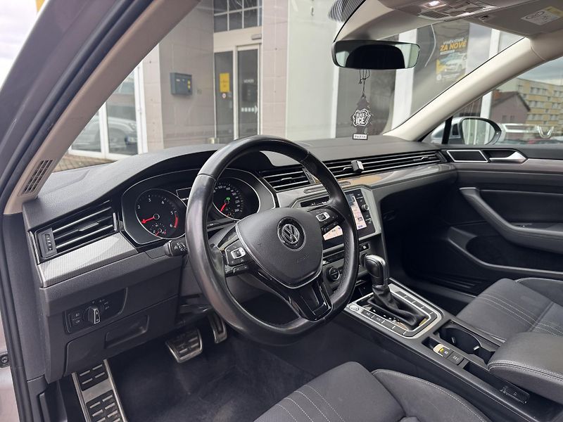 Volkswagen Passat (2018) Alltrack 2.0TDI 140kW - fotka 9 z 11