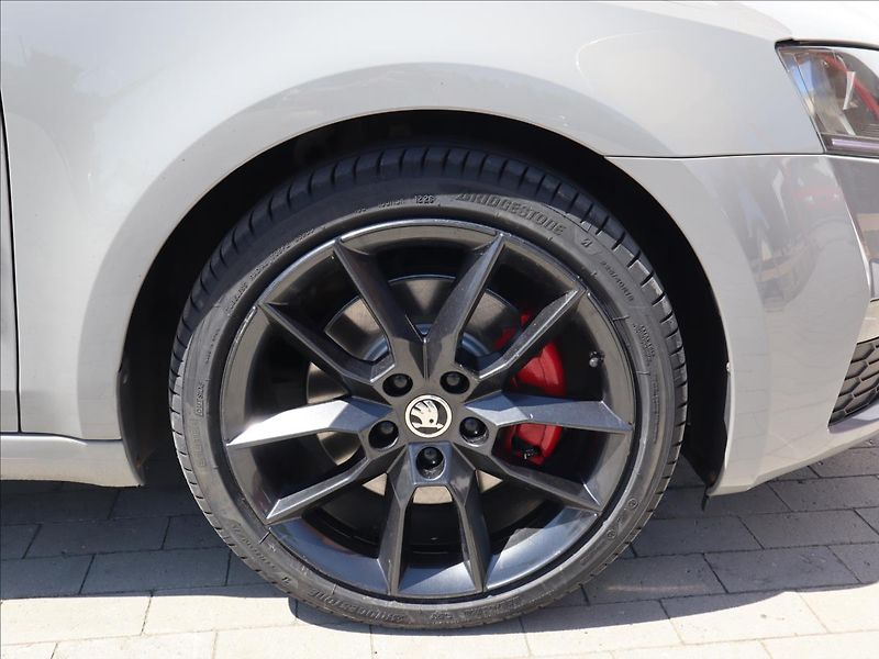 Škoda Octavia 2,0 RS TDi Nové Rozvody, Brzdy - fotka 30 z 32