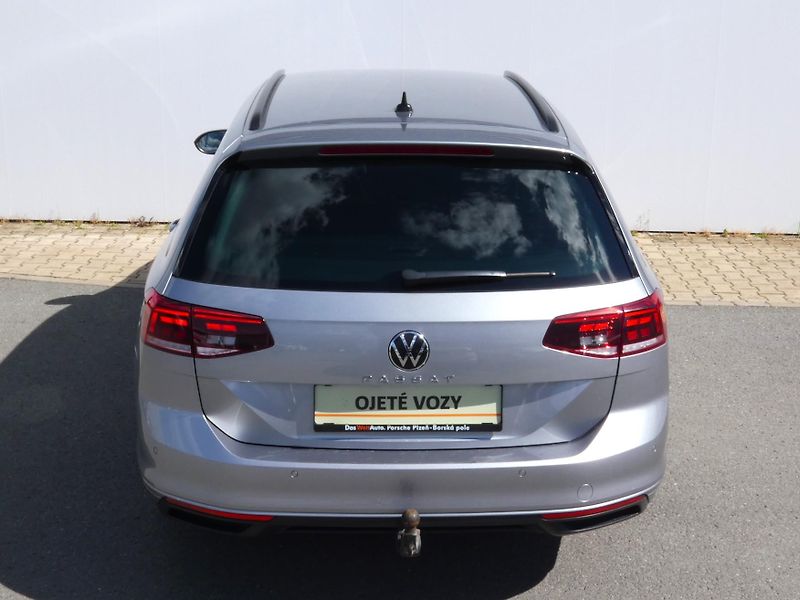 Volkswagen Passat Variant Business 2.0 TDI DSG - fotka 12 z 30