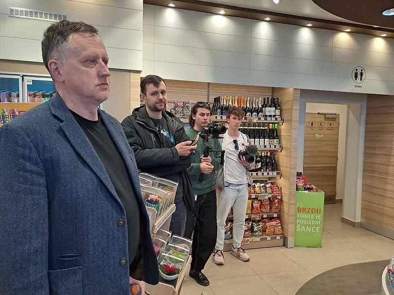 Čerpací stanice MOL napříč republikou zavedly speciální bezpečnostní opatření proti lupičům.