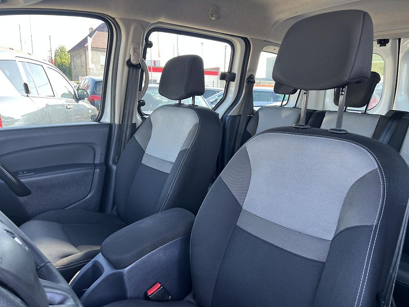 Renault Kangoo 1.5dCi 1.MAJ ČR DPH - fotka 10 z 40