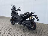 Aprilia (2026) SR GT 400 EU5+ - náhled 6