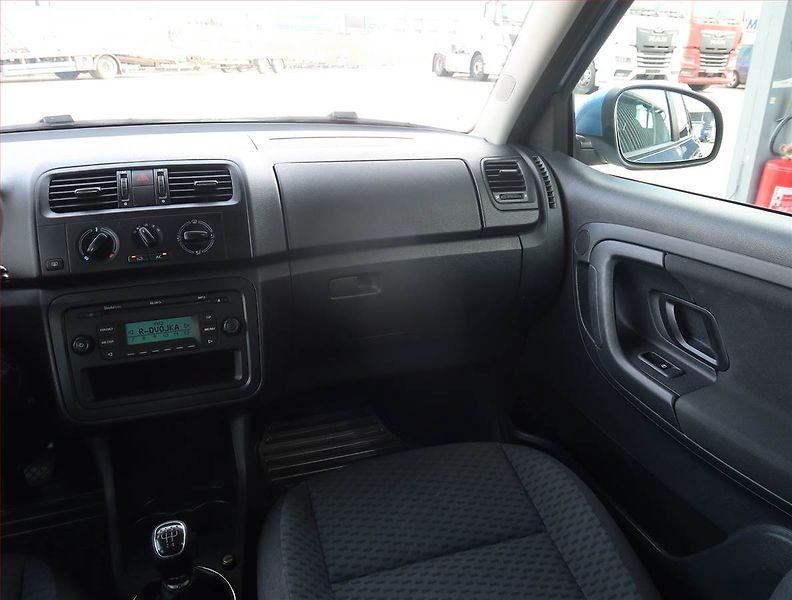 Škoda Fabia (2013) 1.2 12V, po STK, slušný stav - fotka 8 z 15