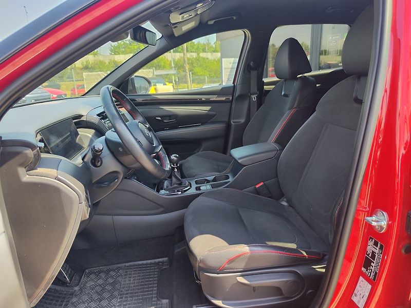 Hyundai Tucson 1.6 T-GDi/110kW N-Line - fotka 15 z 37