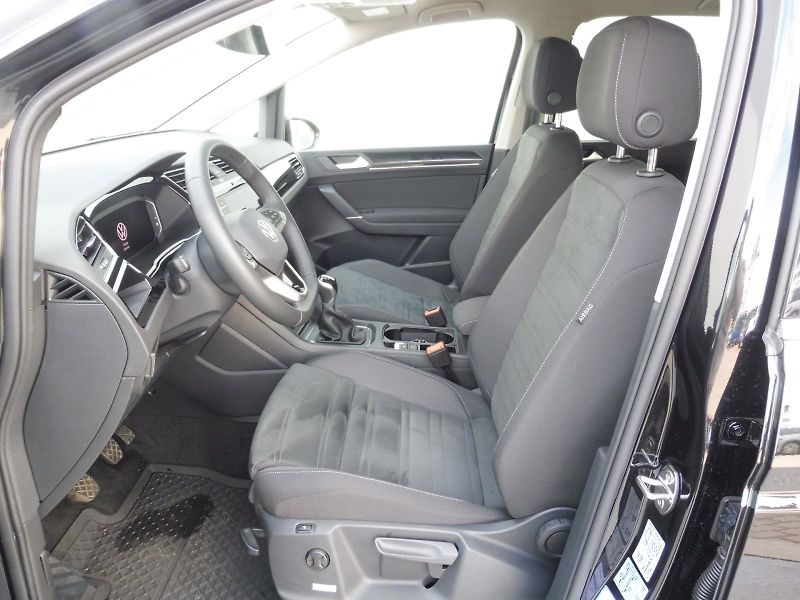 Volkswagen Touran (2026) People 1,5 TSI 110kW - fotka 7 z 27