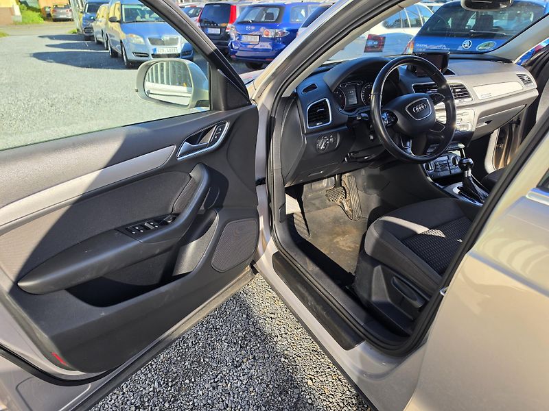Audi Q3 2.0 TFSI led S Tronic kei - fotka 13 z 24