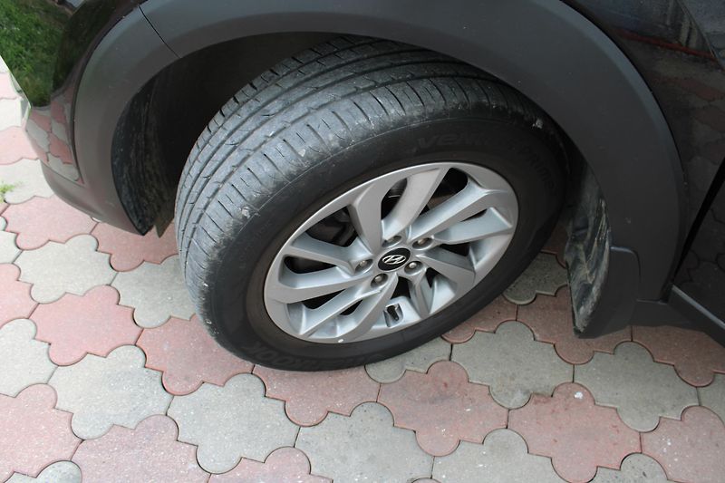 Hyundai Tucson 1,7 CRDi 104 kw - fotka 21 z 22