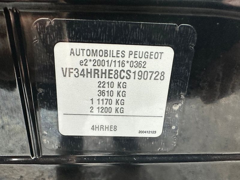 Peugeot 308 (2013) 2.0Hdi 110kw - fotka 15 z 22
