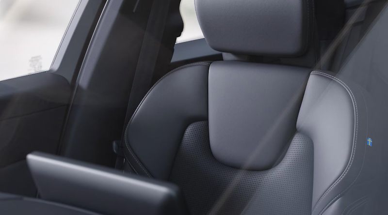 Volvo XC90 (2026) T8 PLUS DARK+ 4SERVIS/ZÁRUKA - fotka 15 z 16