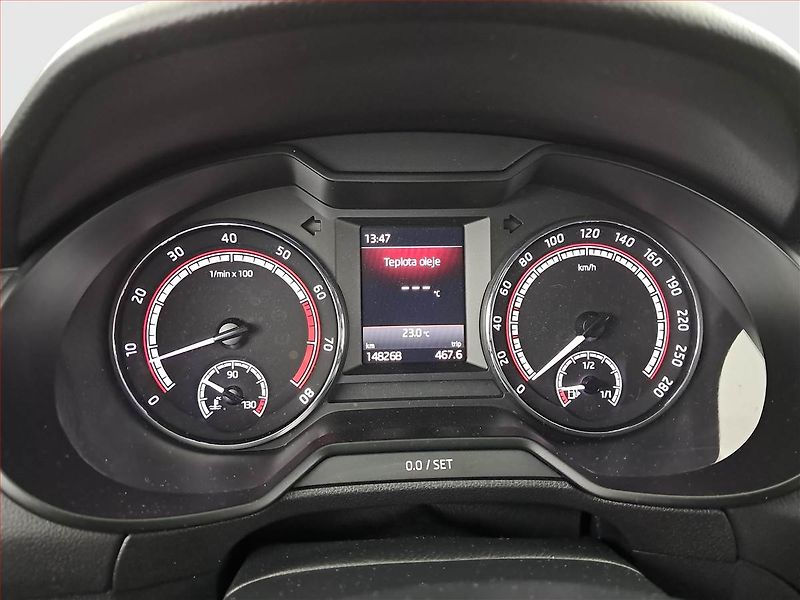 Škoda Octavia (2017) RS 230 2.0 TSI, Tempomat - fotka 11 z 22