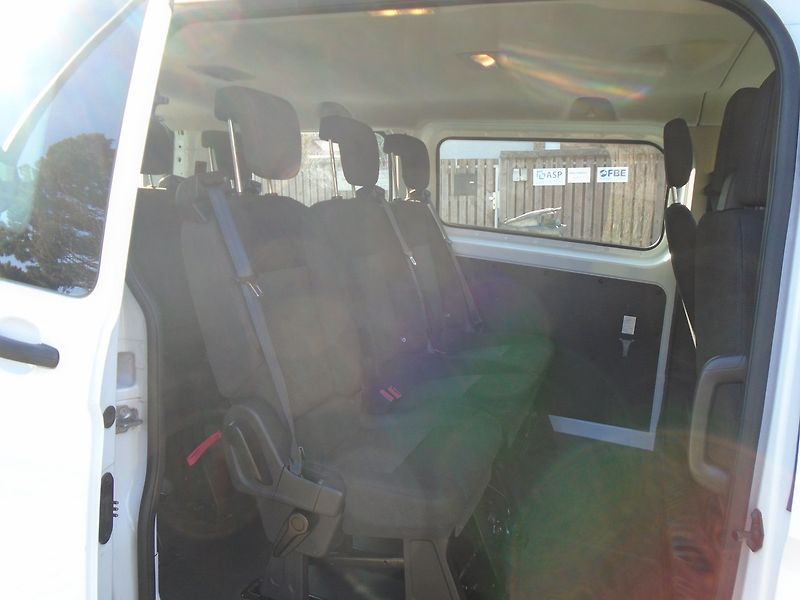 Ford Transit Custom (2015) 2.2 TDCi 9 míst BUS - fotka 12 z 23