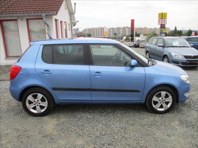 Škoda Fabia 1,2 TSI, aut.klima,serv.kniha, - fotka 4 z 44