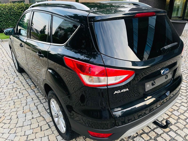 Ford Kuga 2.0TDCi 4x4 MAN TAŽNÉ SERVISKA - fotka 16 z 47