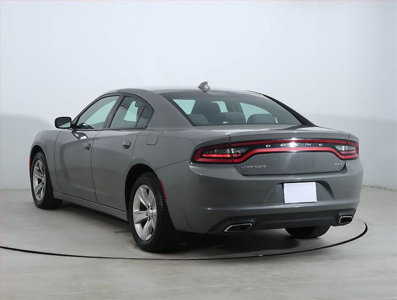 Dodge Charger (2017) 3.6 V6 - fotka 4 z 19