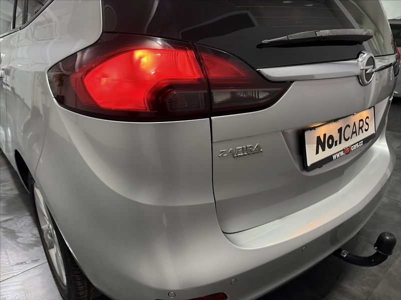 Opel Zafira 1,4   TURBO COSMO VÝHŘEV TZ - fotka 40 z 49