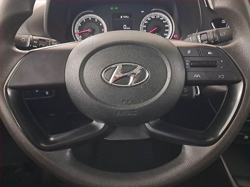Hyundai i20 (2022) 1.2 MPI - fotka 14 z 16