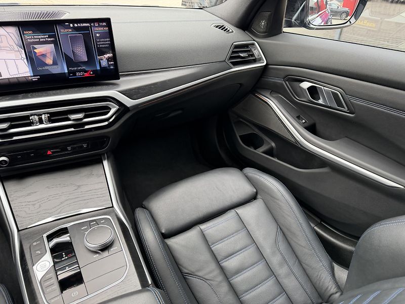 BMW Řada 3 (2023) M340i 275kW XDRIVE HUD PANORAM - fotka 26 z 53