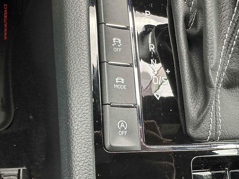 Škoda Superb (2017) 2.0TDi 4x4, ČR, DSG, bixen - fotka 18 z 23