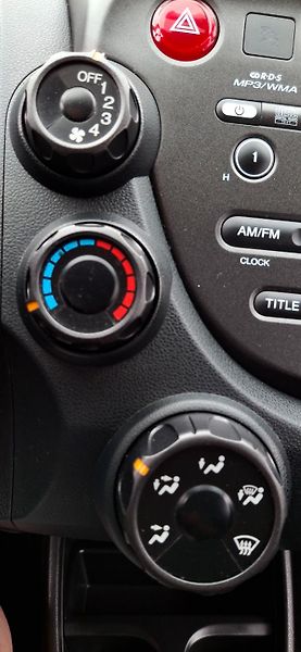 Honda Jazz 1.2 VTEC 66 kw - fotka 34 z 42
