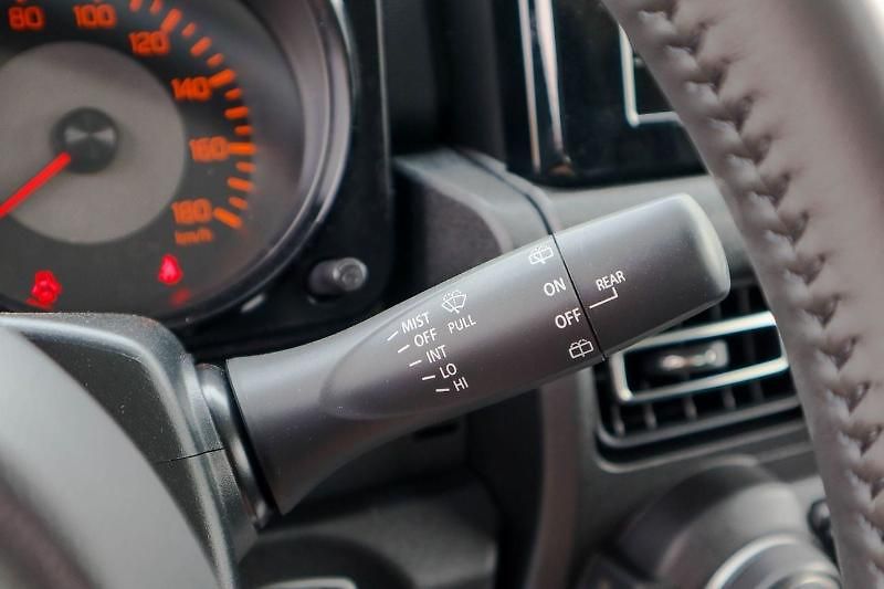 Suzuki Jimny (2025) Ve verzi Full Option - fotka 27 z 28