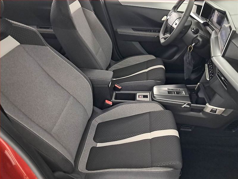 Opel Frontera (2025) 1.2 hybrid - fotka 9 z 21