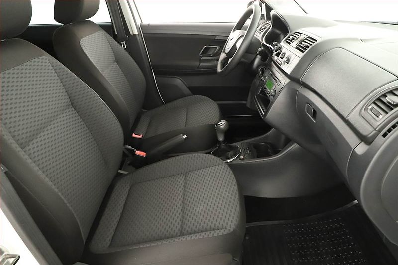 Škoda Fabia (2010) 1.6 TDI, po STK, dobrý stav - fotka 7 z 13