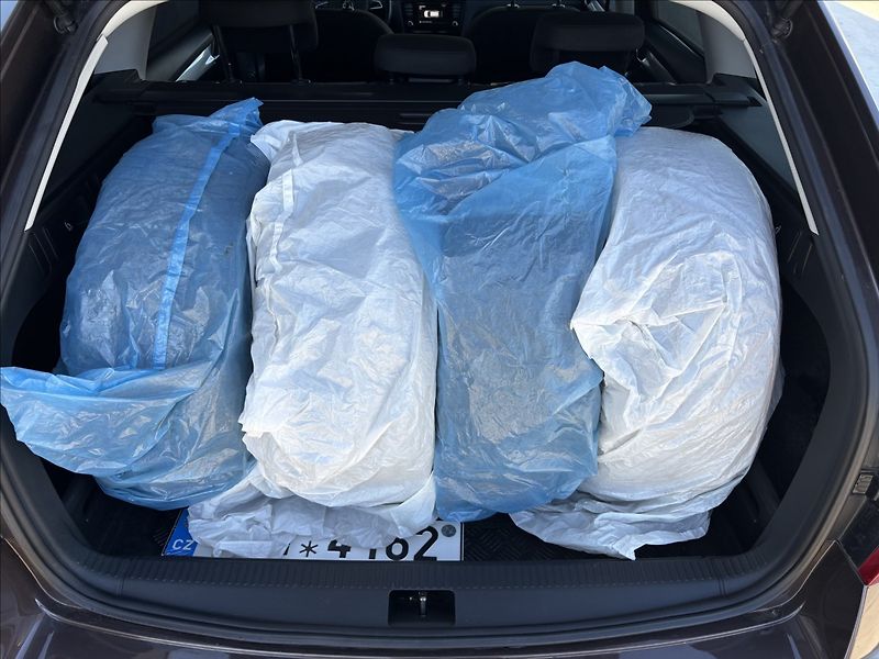 Škoda Octavia 2,0 ČR 1. maj. servis 6 MT - fotka 20 z 25