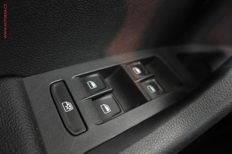 Škoda Octavia (2013) 1.6 TDi, ČR, Elegance - fotka 14 z 23