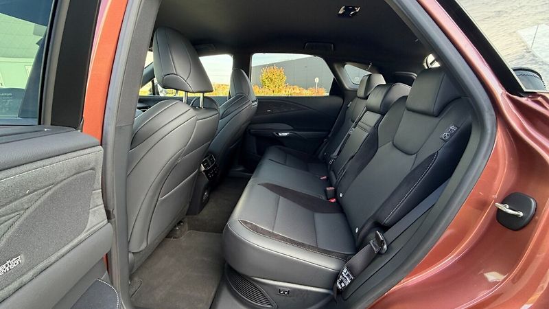 Lexus RX 500H 2,4 HEV F SPORT PLUS - fotka 19 z 26