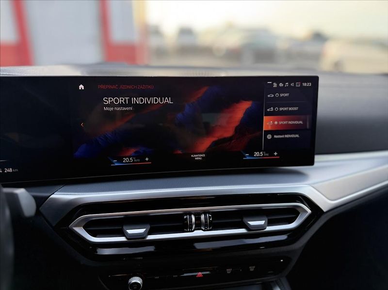 BMW i4 0,0 M50 544PS M Sport xDrive - fotka 20 z 38