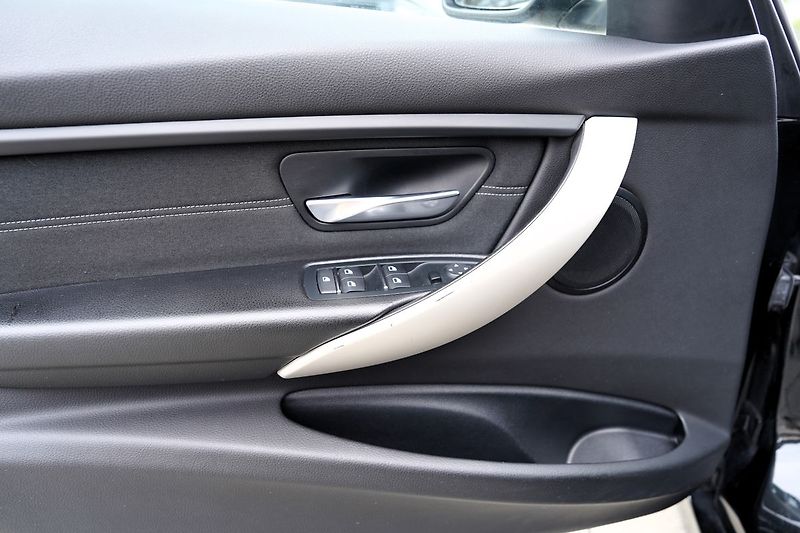 BMW Řada 3 320d automat,EfficientDynamic - fotka 16 z 42