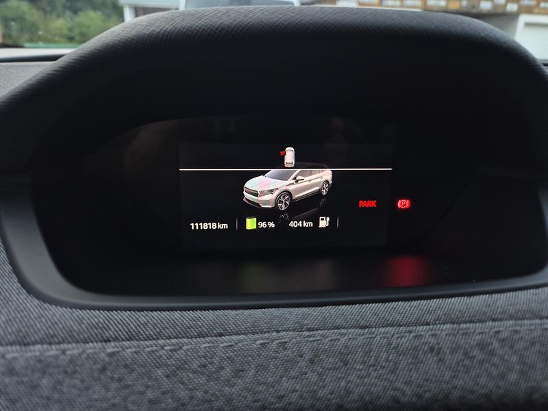 Škoda Enyaq 150kw, iV80 19ALU SOH 97% - fotka 46 z 46