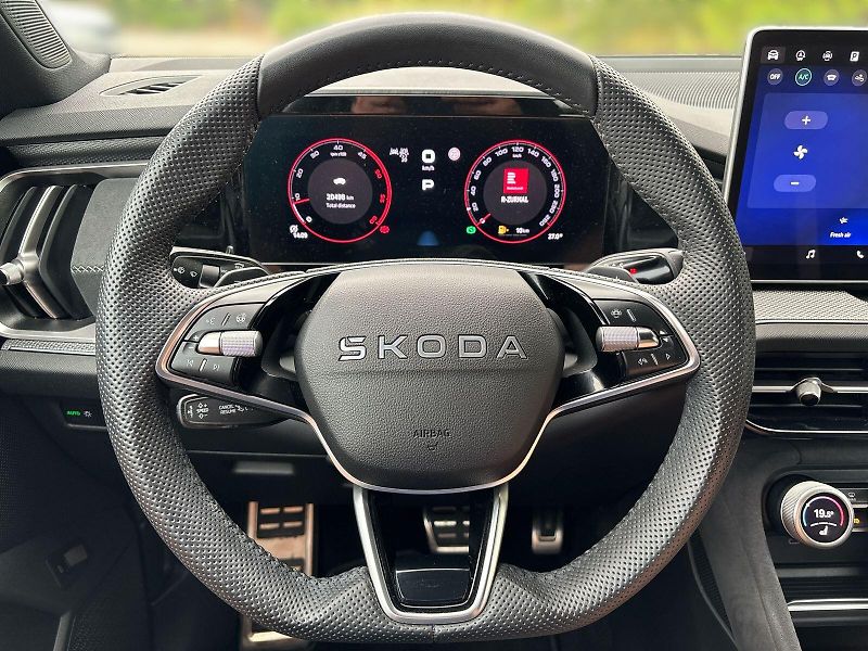 Škoda Kodiaq (2025) 2.0 TDI 4x4 DSG Sportline - fotka 19 z 33