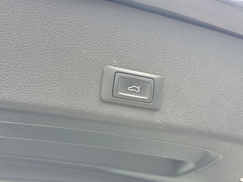 Audi e-tron (2020) Quattro 230kW Advanced, PANO - fotka 22 z 54