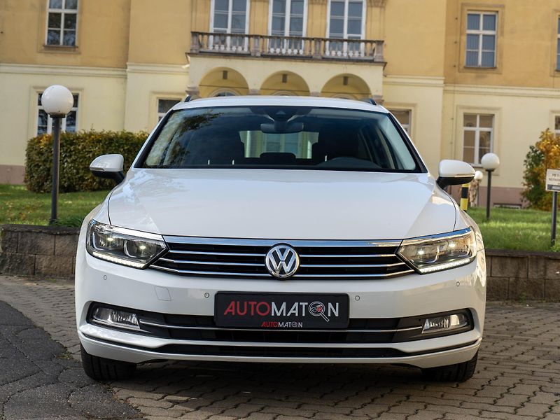 Volkswagen Passat 1.4 TSI DSG Kamera Cockpit Taž - fotka 2 z 38