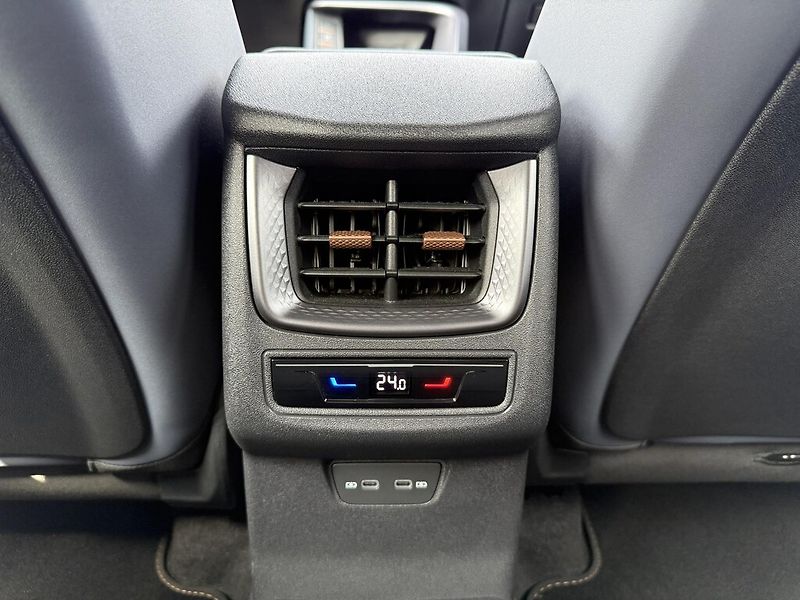 Cupra Terramar DSG 4WD 2,0 TSi 150 kW - fotka 21 z 24