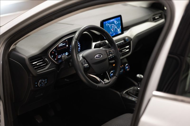 Ford Focus 1,5 TDCi NAVI VÝHŘEV VOLANTU - fotka 7 z 23