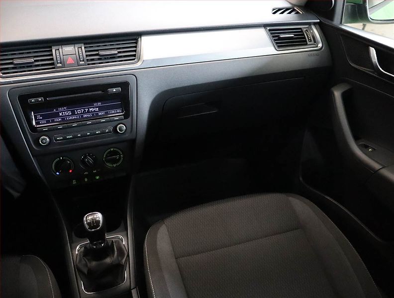 Škoda Rapid (2014) Spaceback 1.6 TDI - fotka 8 z 17