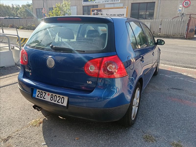 Volkswagen Golf 2,0 TDi - fotka 9 z 18