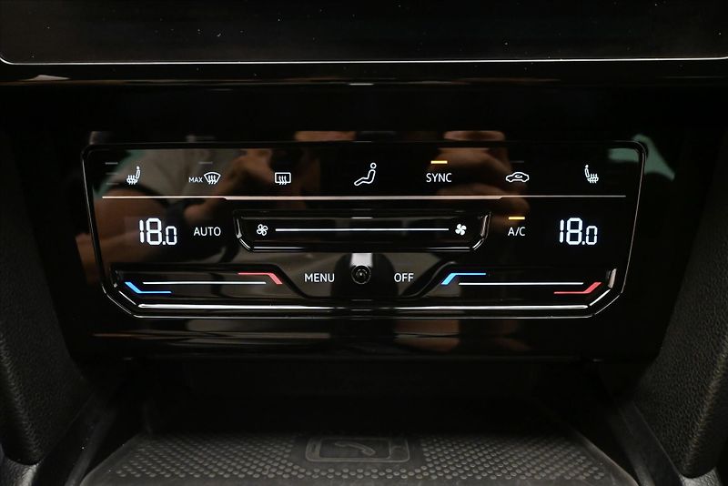 Volkswagen Passat 2,0 TDI 147kW 4x4 DSG Alltrack - fotka 21 z 33