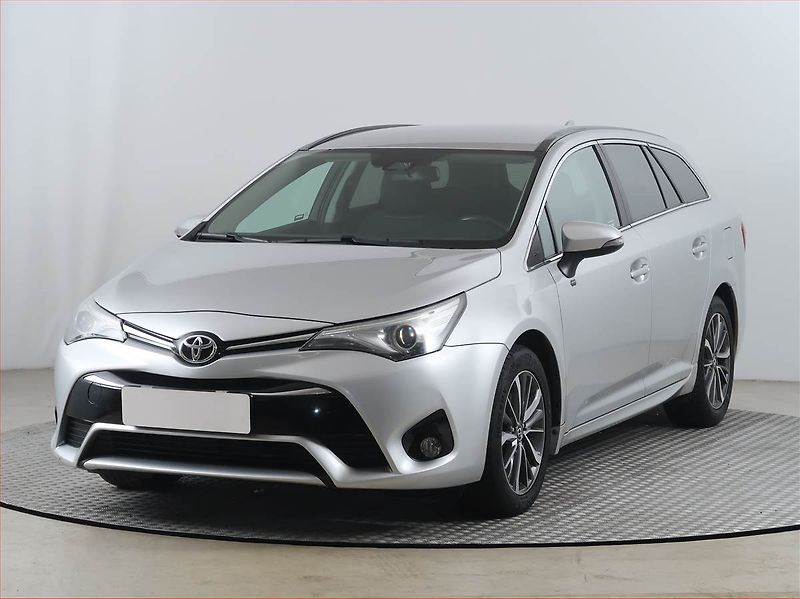 Toyota Avensis (2016) 2.0 D-4D, Serv.kniha, Navi - fotka 2 z 17