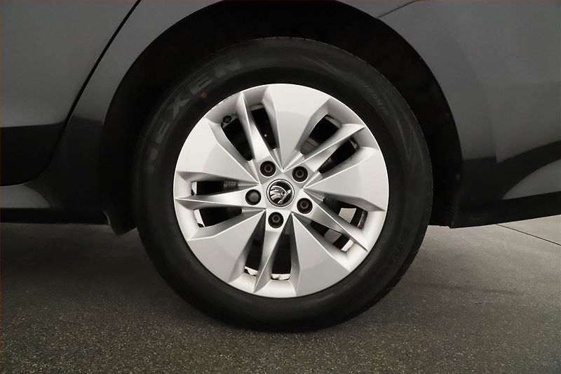 Škoda Octavia (2020) 1.5 TSI, ČR,1.maj, Tempomat - fotka 21 z 21