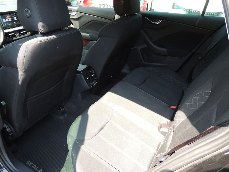 Škoda Scala (2022) 1.5TSi,110kw,AMB+,ČR,1.majitel - fotka 39 z 43