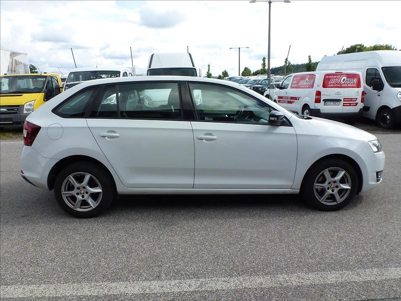 Škoda Rapid 1,4 TSI DSG Automat Spaceback - fotka 8 z 47
