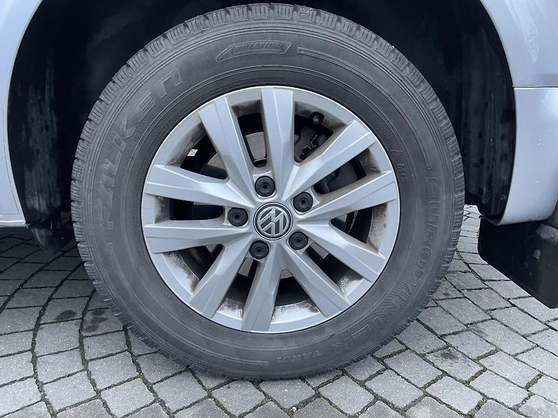 Volkswagen Caravelle 2,0TDi 110kW comfortLINE 5míst - fotka 9 z 32